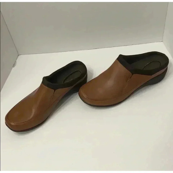 Hush Puppies Brown Tan Women Genuine Leather Epic Clogs Size 10. - Picture 13 of 13